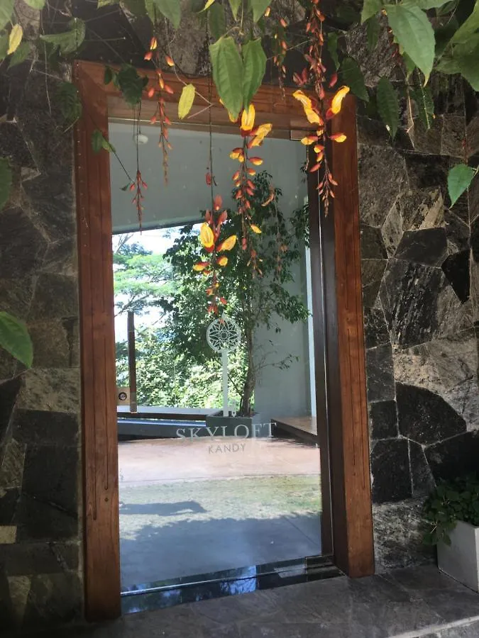 Hostel By Kandy Skyloft